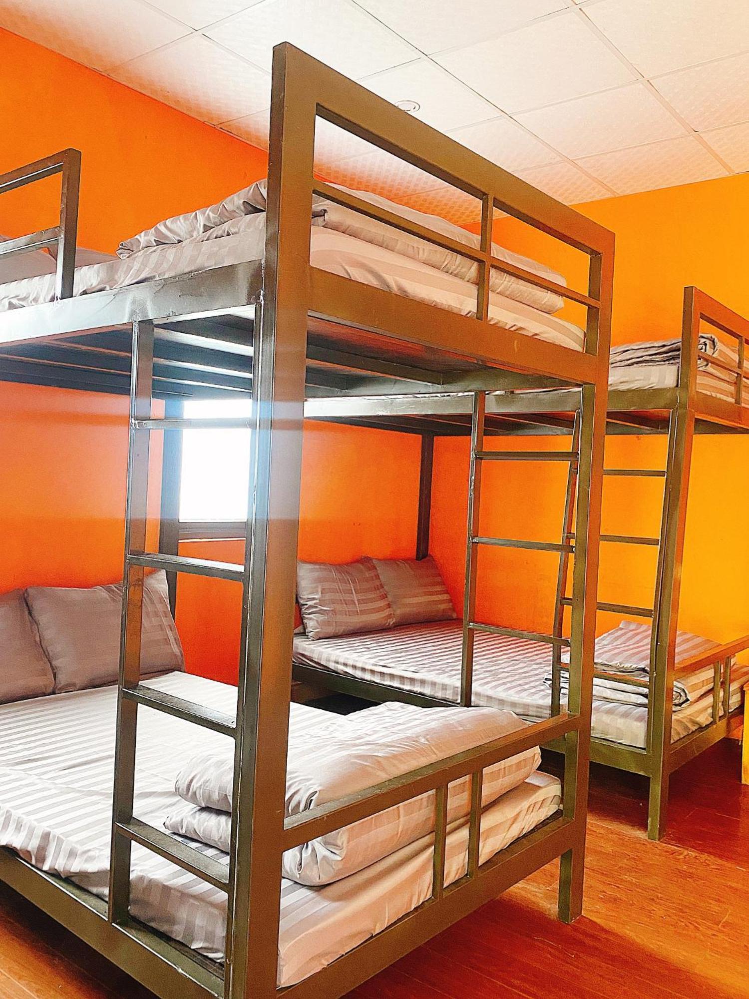 Vuon Homestay *